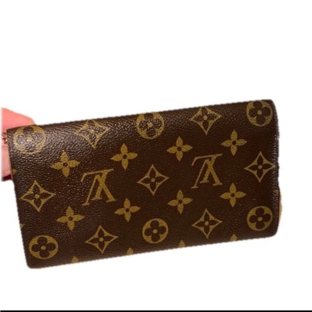 LOUIS VUITTON
Pre-Loved Brown Monogram Wallet - Picture 3 of 10